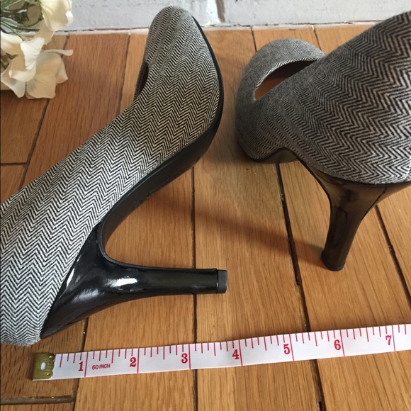 Kelly & Katie Black/White ZigZag Textured Heel 7.5 - Picture 6 of 6